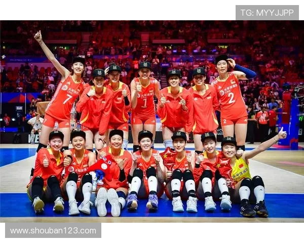 中国女排逆袭获胜 全队展现顽强拼搏精神 确保晋级东京奥运资格 中国女排逆袭获胜 全队展现顽强拼搏精神 确保晋级东京奥运资格