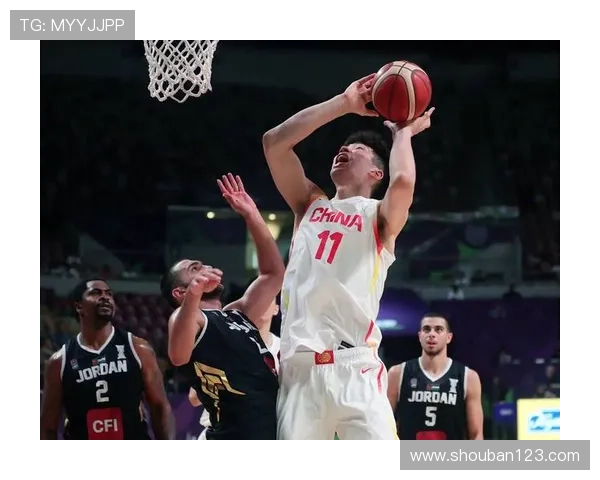 中国篮球队迎战美国队备战奥运会 关键球员状态成焦点 中国篮球队迎战美国队备战奥运会 关键球员状态成焦点