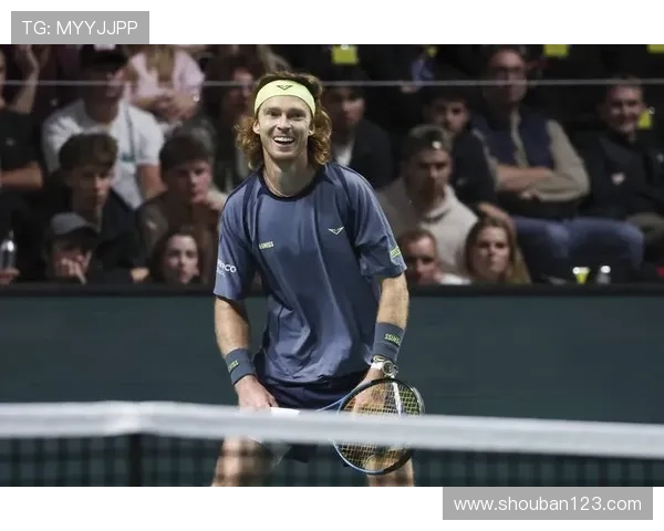 全球网球巨星齐聚巴黎 锦标赛精彩纷呈赛场再掀热潮