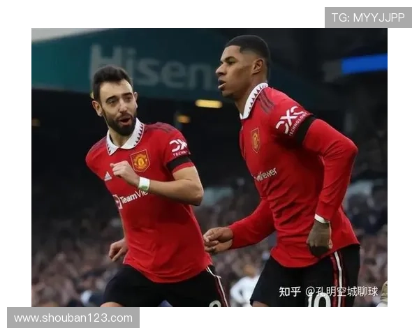 利兹联足球俱乐部：从英格兰足坛传统豪门到新时代崛起的挑战者