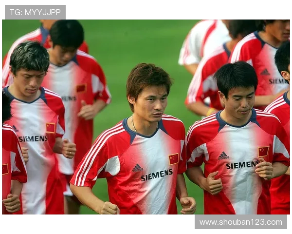 国足再度逆转取胜展现团队韧性年轻球员闪耀绿茵点燃全国热情