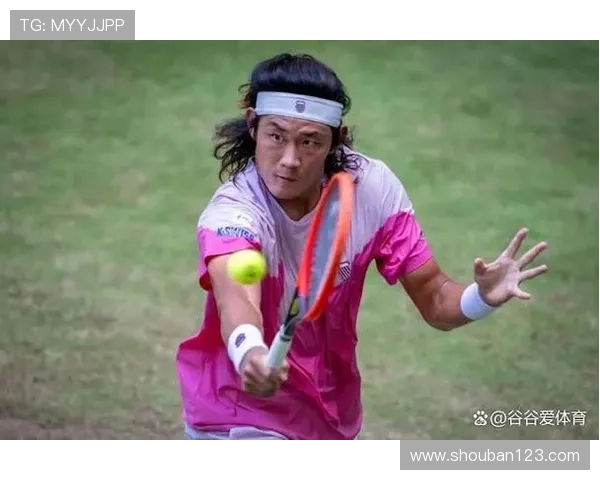 张之臻逆转取胜再创中国男网历史新篇章全场高燃展现顽强斗志