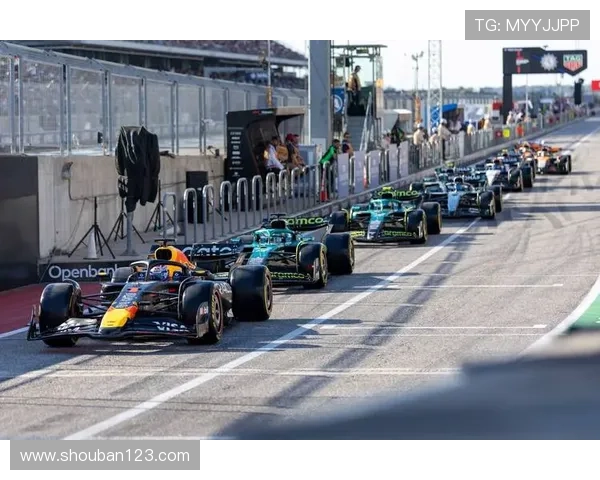 F1赛季迎来激烈角逐 各大车队争夺冠军宝座激战正酣