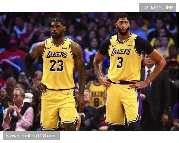 NBA新赛季前瞻：超级巨星加盟与球队阵容调整将如何影响冠军争夺战