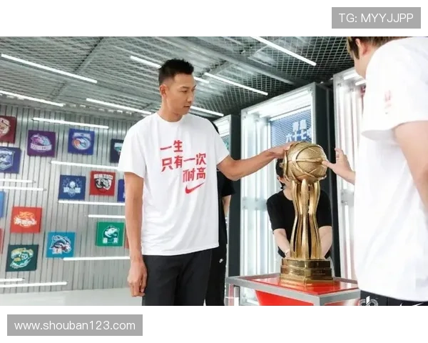 中国男篮力克韩国晋级亚洲杯四强 易建联复出表现亮眼