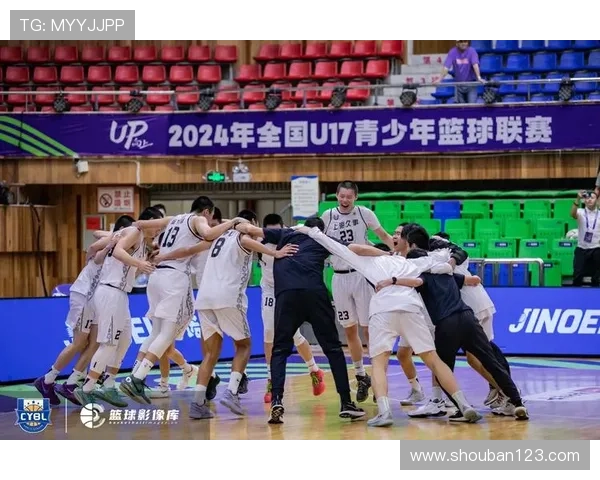 中国篮球联赛季后赛激战正酣 多支队伍争夺最终冠军席位