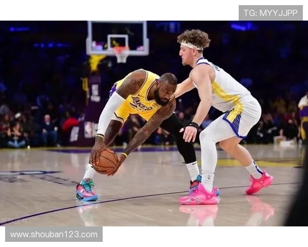 湖人逆转勇士詹姆斯砍下三双带队取胜浓眉关键封盖锁定胜局 湖人逆转勇士詹姆斯砍下三双带队取胜浓眉关键封盖锁定胜局