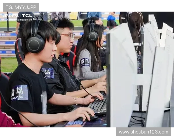 电竞行业快速发展 电竞赛事成新兴职业选择 电竞选手成就业新亮点