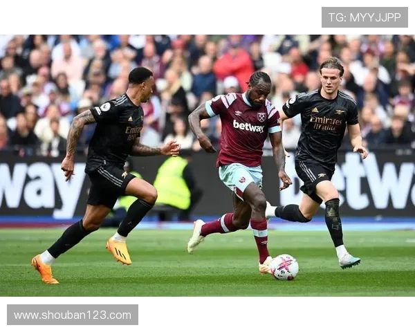 西汉姆联俱乐部辉煌历程与英超赛场拼搏精神的全面探索