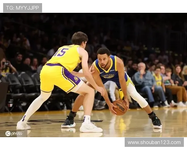 詹姆斯率湖人再创赛季新高击败勇士库里苦战难挽败局