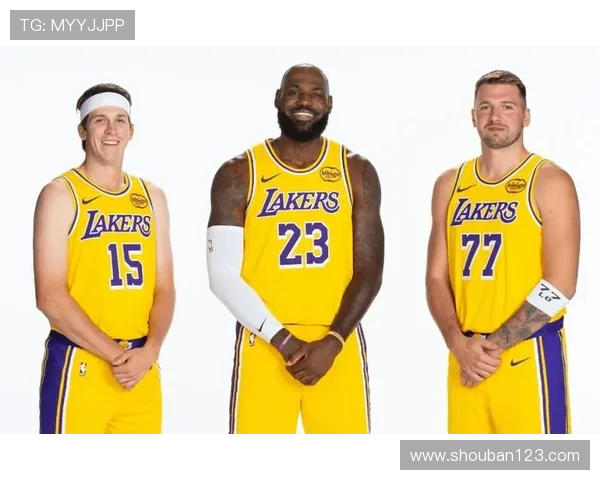 詹姆斯领衔湖人新赛季阵容曝光 全新战术调整备战挑战强敌 詹姆斯领衔湖人新赛季阵容曝光 全新战术调整备战挑战强敌
