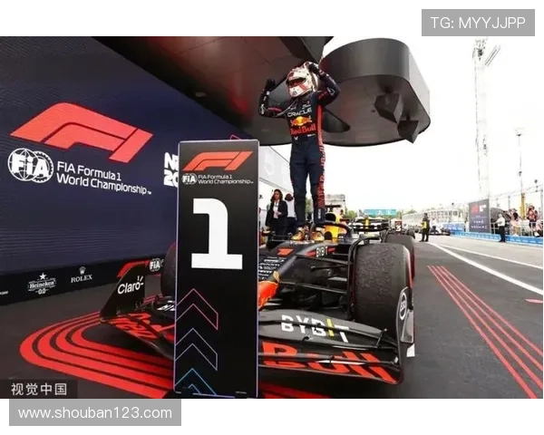 F1赛季最后一站争夺战激烈 博塔斯与汉密尔顿为冠军殊死拼搏