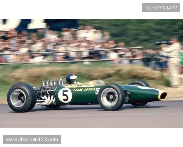 F1赛季精彩回顾与展望 新车技术革新与车手竞争加剧