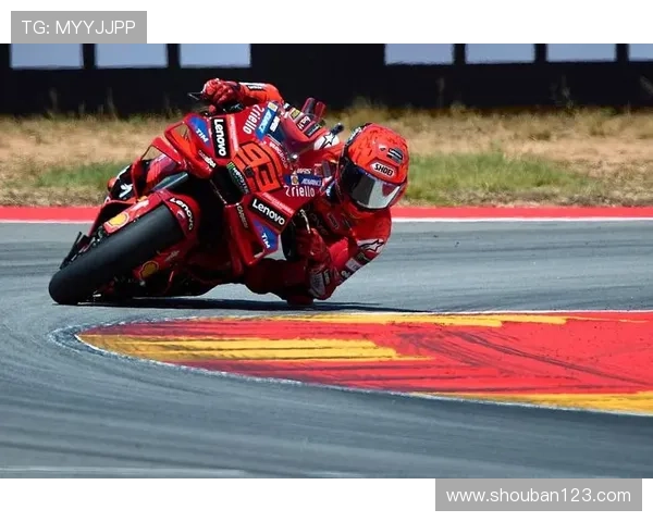 摩托车大奖赛最新动态 强力车队交锋赛季前瞻