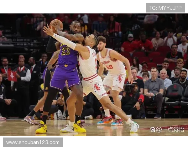 湖人强势逆袭终结连败 詹姆斯领衔全队展现季后赛战力全面爆发势